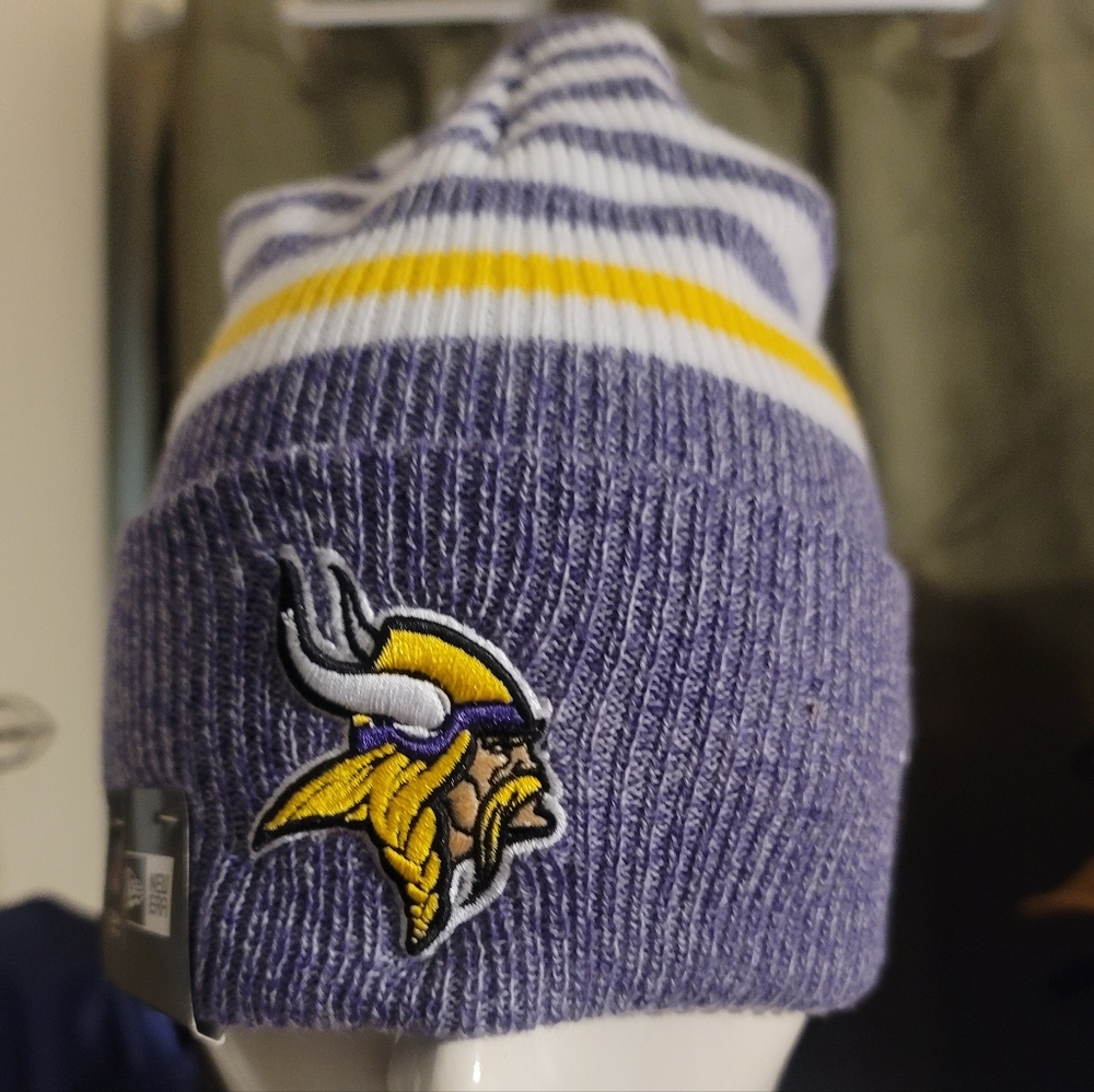 🔥SALE New Era Minnesota Vikings Purple and Yellow Beanie